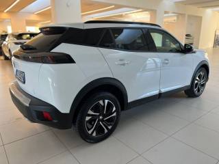 PEUGEOT 2008 usata, con Airbag