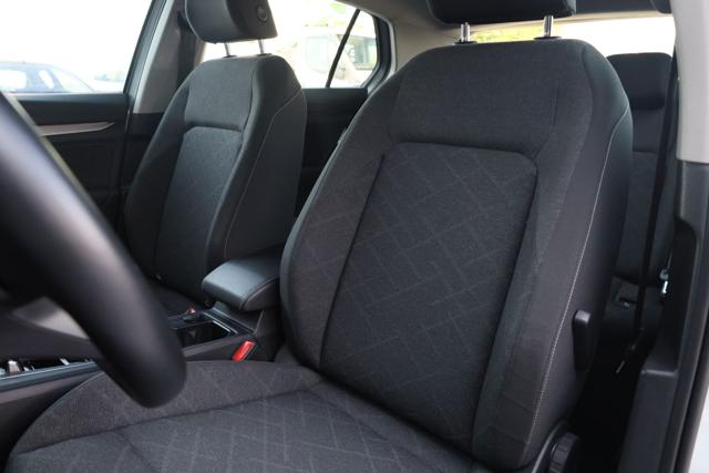 VOLKSWAGEN Golf usata, con Fari Xenon