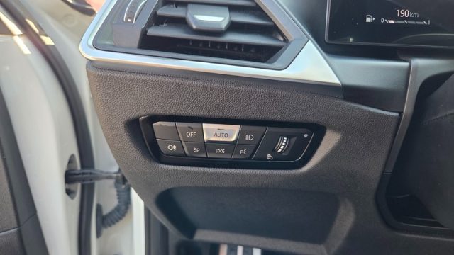 BMW 320 usata, con Fari LED