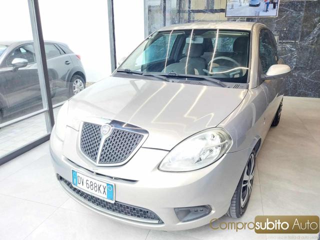 LANCIA Ypsilon usata, con Airbag