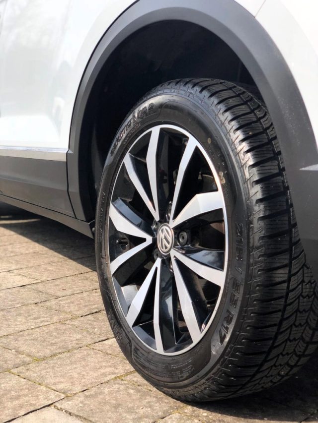 VOLKSWAGEN T-Roc usata, con Controllo trazione