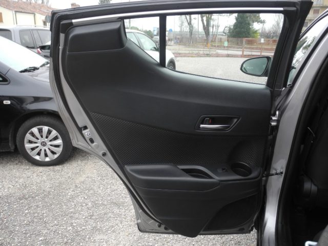 TOYOTA C-HR usata 63