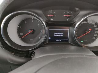 OPEL Astra usata, con Fari LED