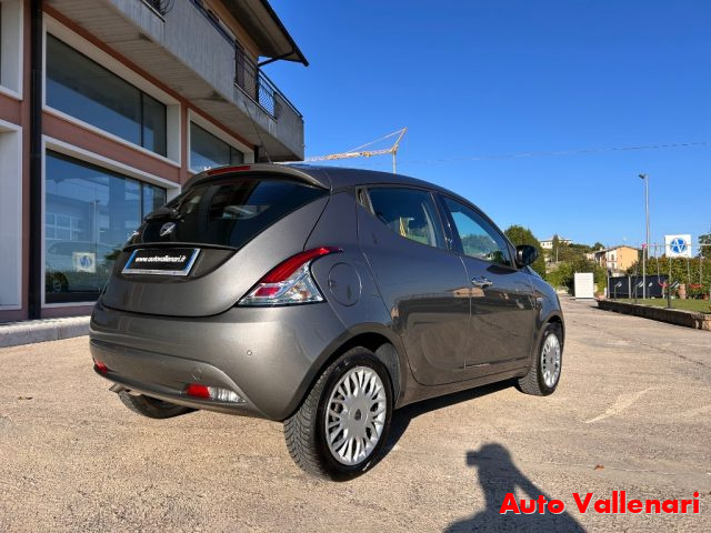 LANCIA Ypsilon usata, con ESP