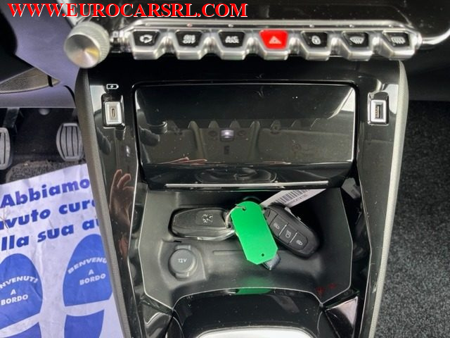 PEUGEOT 2008 usata, con USB