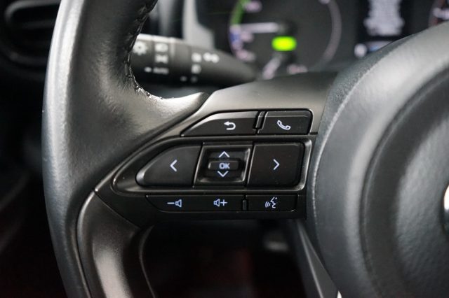 TOYOTA Yaris usata 32