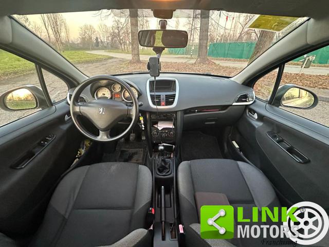 PEUGEOT 207 usata, con Autoradio