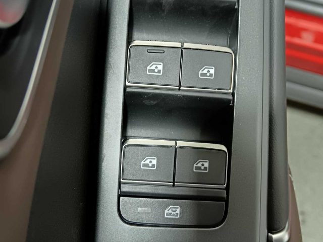 NISSAN Qashqai usata, con Autoradio digitale