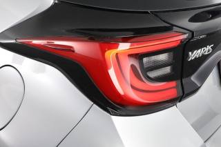 TOYOTA Yaris usata 9