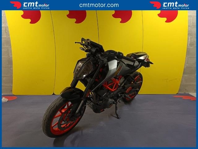 KTM 390 Duke usata 1
