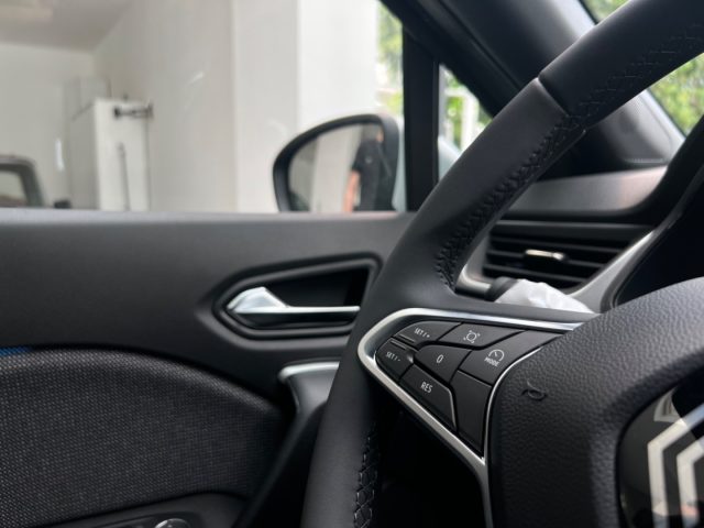 RENAULT Captur usata, con Sistema di navigazione