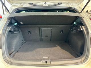 VOLKSWAGEN Golf usata, con Touch screen