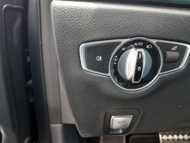 MERCEDES-BENZ E 220 usata, con USB