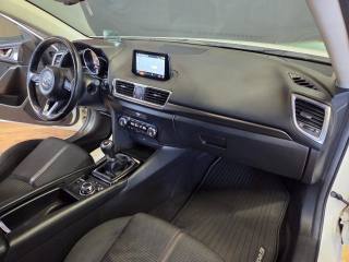 MAZDA 3 usata, con Autoradio digitale