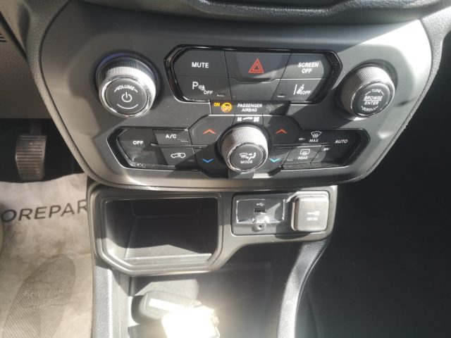 JEEP Renegade usata, con USB