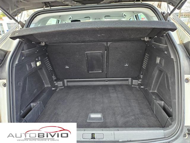 PEUGEOT 3008 usata, con Sedile posteriore sdoppiato