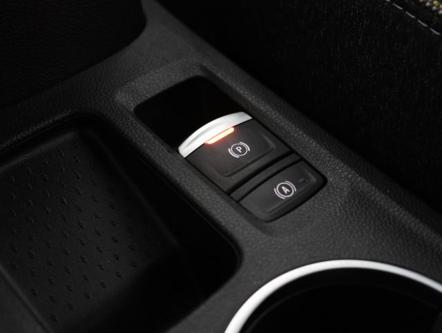 RENAULT Captur usata, con Autoradio digitale