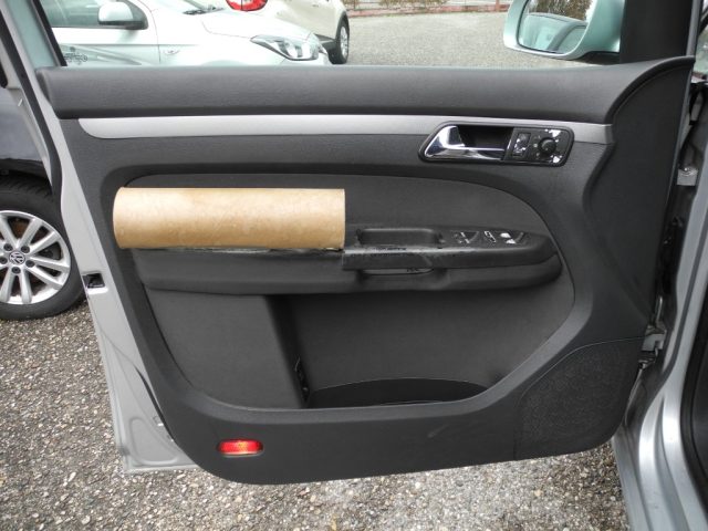 VOLKSWAGEN Touran usata 36