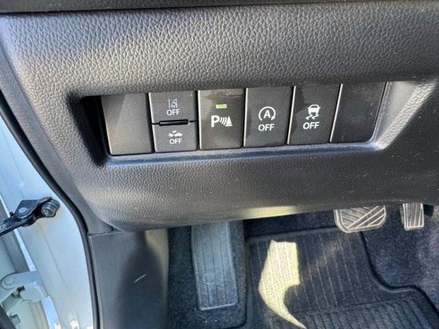SUZUKI Swift usata, con Sensori di parcheggio posteriori