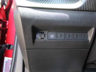 PEUGEOT 2008 usata, con Sensore di luce