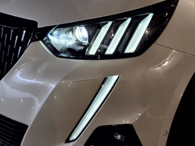 PEUGEOT 2008 usata, con Bracciolo