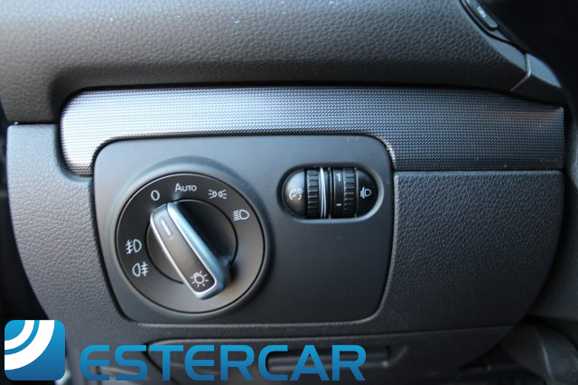VOLKSWAGEN Golf usata, con Controllo automatico clima