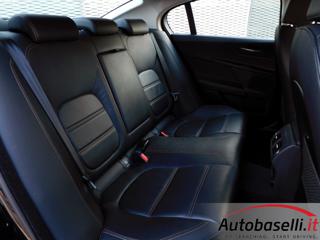 JAGUAR XE usata, con Volante in pelle