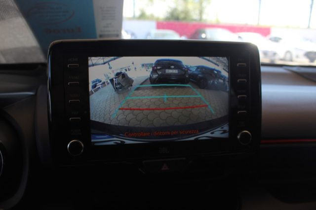 TOYOTA Yaris usata, con Autoradio digitale