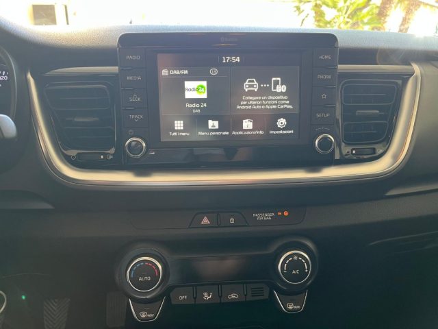 KIA Stonic usata, con Autoradio digitale