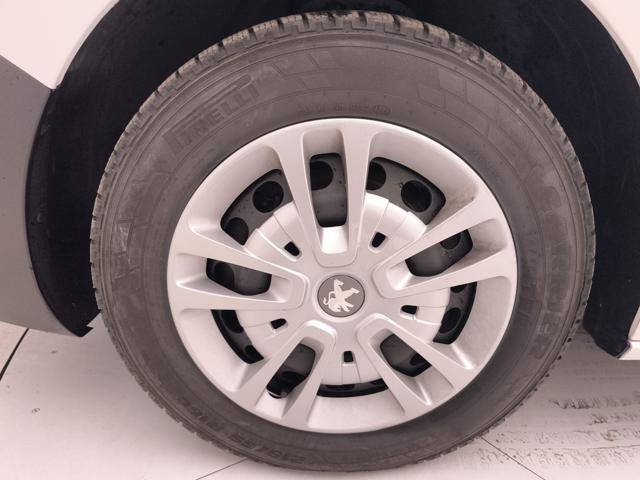 PEUGEOT Expert usata, con USB