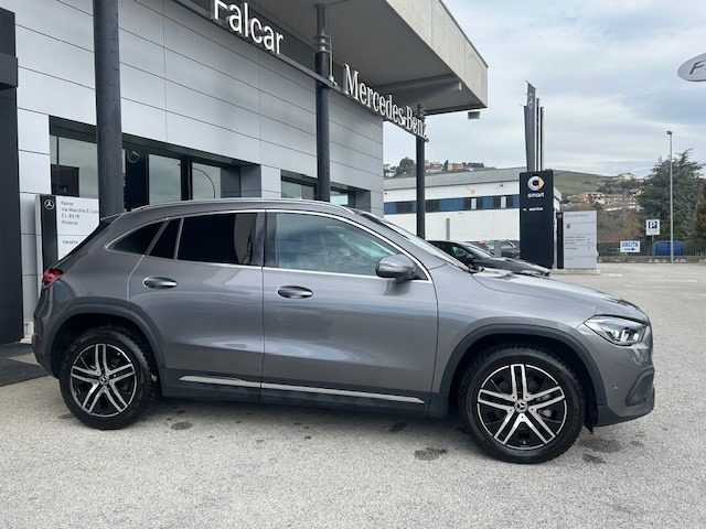 MERCEDES-BENZ GLA 200 usata, con Airbag laterali