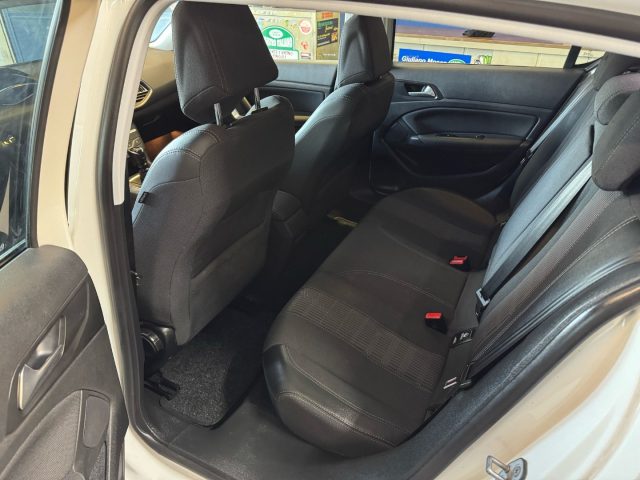 PEUGEOT 308 usata, con Fendinebbia