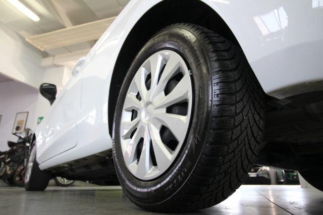 FORD Fiesta usata, con Fari LED