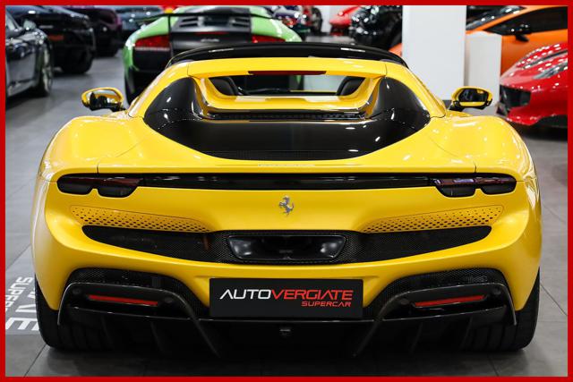 FERRARI 296 GTS usata, con Autoradio