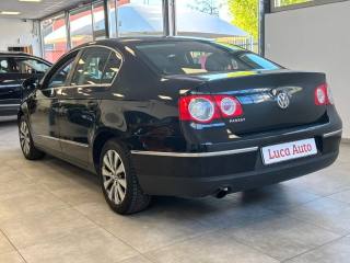 VOLKSWAGEN Passat usata, con Autoradio