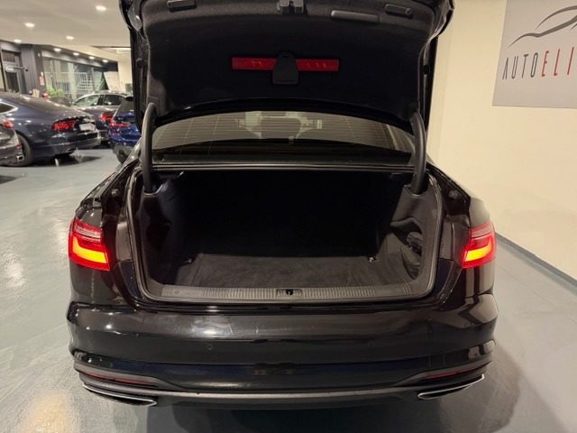 AUDI A4 usata, con Leve al volante