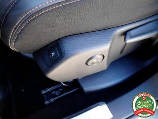 PEUGEOT 5008 usata, con Volante in pelle