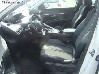 PEUGEOT 5008 usata, con Sistema di navigazione