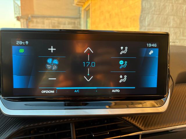PEUGEOT 2008 usata, con Leve al volante