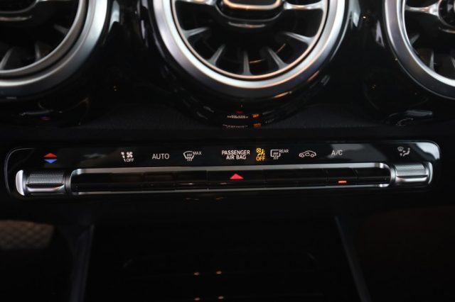 MERCEDES-BENZ GLB 200 usata 12