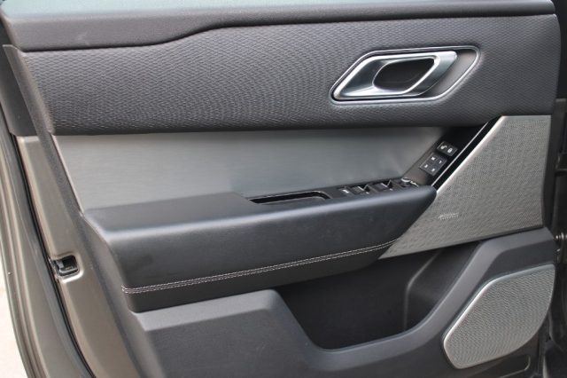 LAND ROVER Range Rover Velar usata, con Chiusura centralizzata