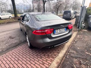 JAGUAR XE usata, con Autoradio