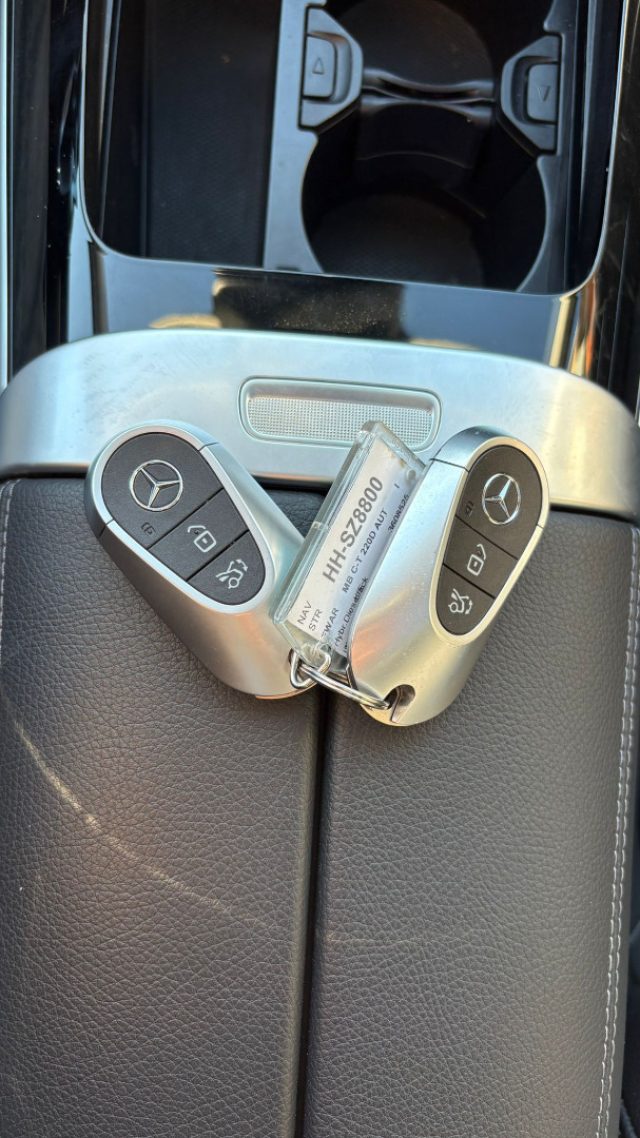 MERCEDES-BENZ C 220 usata, con Fari LED