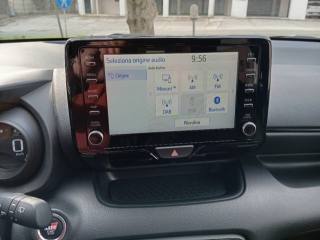 TOYOTA Yaris usata, con USB