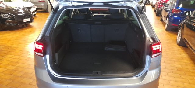 VOLKSWAGEN Passat Variant usata, con Climatizzatore