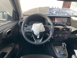 HYUNDAI i10 usata, con Park Distance Control