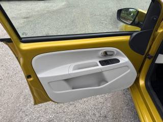 VOLKSWAGEN up! usata, con Servosterzo