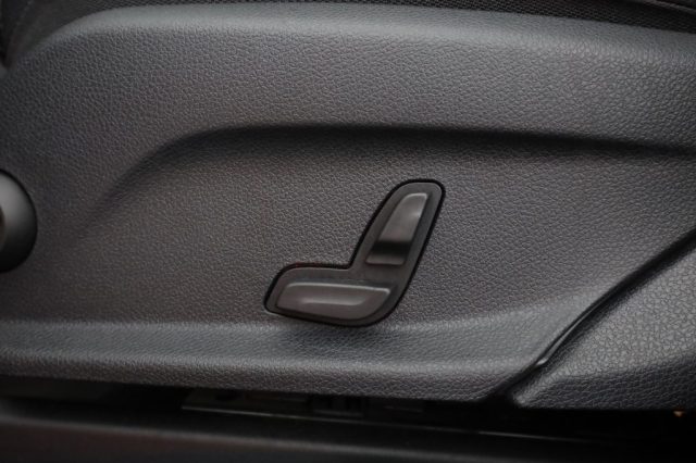 MERCEDES-BENZ GLC 220 usata 14