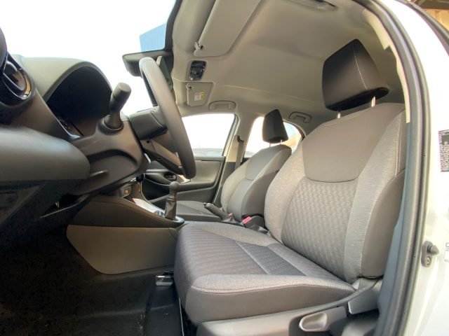 TOYOTA Yaris usata, con USB