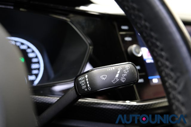 VOLKSWAGEN T-Cross usata, con Autoradio digitale